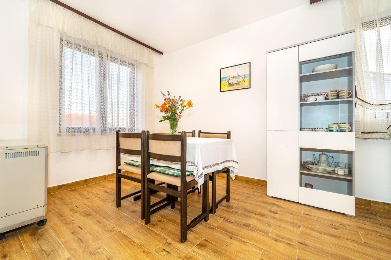 Apartments Jurina 2 Крк Экстерьер фото