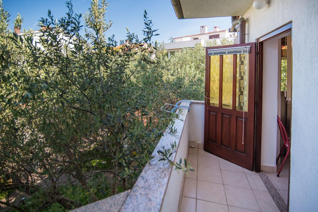 Apartments Jurina 2 Крк Экстерьер фото