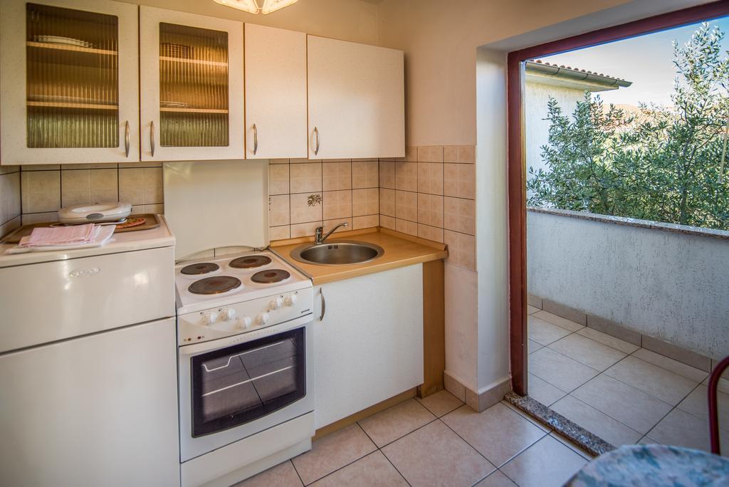 Apartments Jurina 2 Крк Экстерьер фото