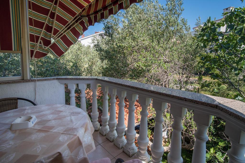 Apartments Jurina 2 Крк Экстерьер фото