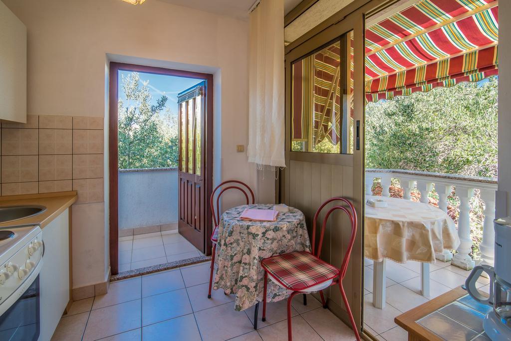 Apartments Jurina 2 Крк Экстерьер фото